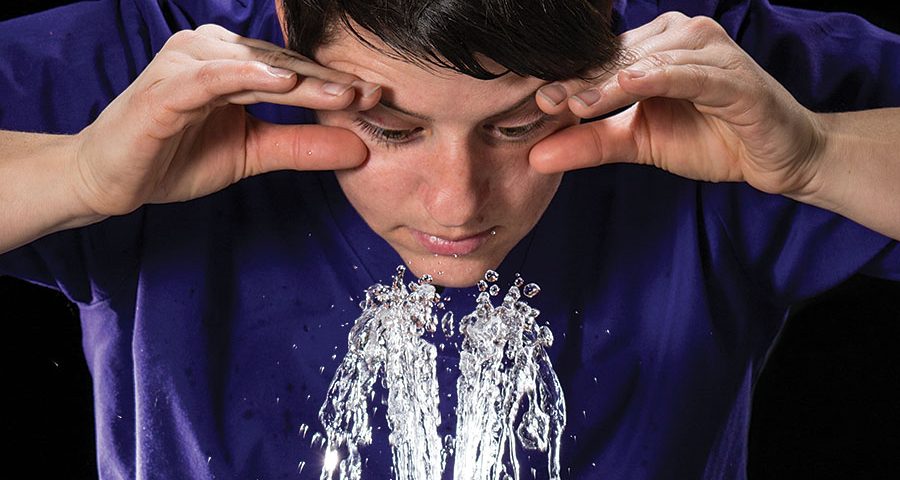 La Ley de Agua Potable Segura Afecta Lavaojos y Duchas de Emergencia